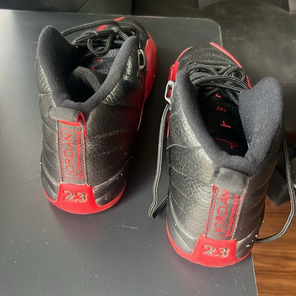 Jordan 12 - Picture 3 of 4